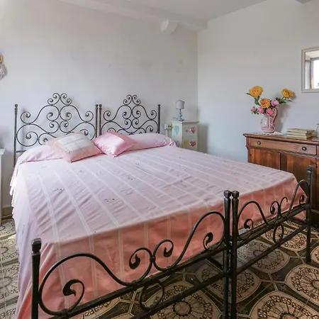 2 Bedroom Stunning In * Camaiore